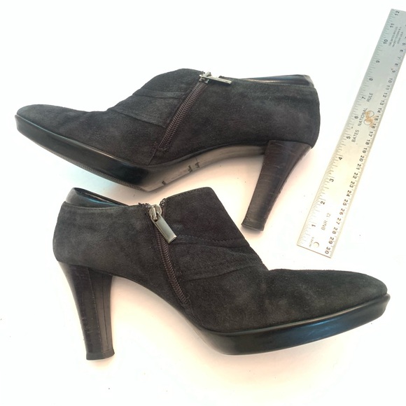 Aquatalia Made in Italy Water Resistant Blue Suede Booties - Picture 6 of 13